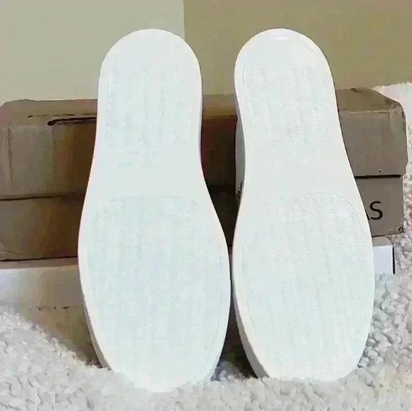 Kaanas Barcelona Sneakers - Size 9 - Picture 4 of 7